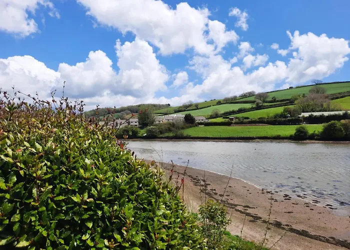 Croak Cottage, Frogmore
